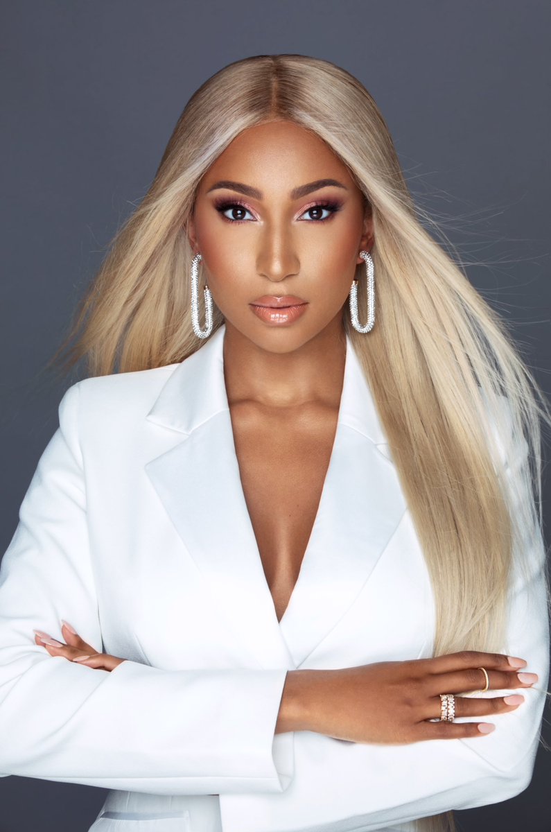 t0nit0ne's tweet photo. I have news...

I’VE SIGNED A BOOK DEAL! 😱

My book, titled “I wish I knew this earlier”, delves into love lessons that have changed my life. It’s launching in 2021 but you can PRE-ORDER now: https://t.co/x6EZKIeKf7

I couldn’t have done this without my Twitter fam. Thank you ❤️ https://t.co/DHogiXlCvU