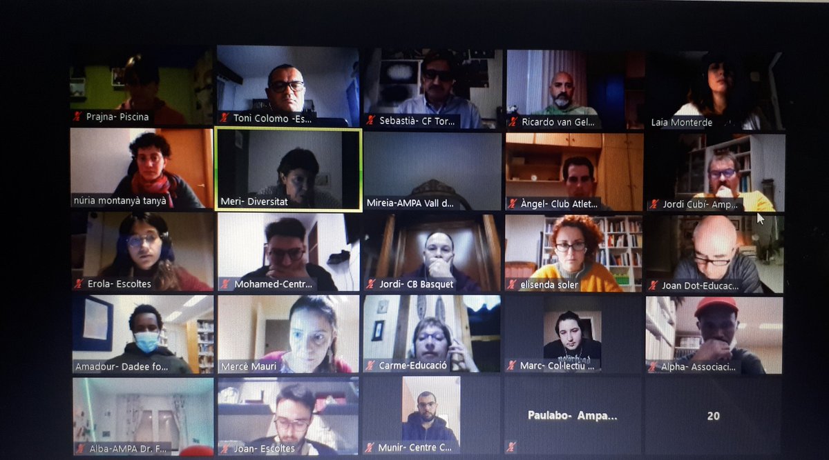 Molt bona participació de les entitats esportives de Torelló en la trobada per entomar el repte de construir un Projecte Educatiu per Torelló des del prisma de l'Educació 360 i @unitsxeducar