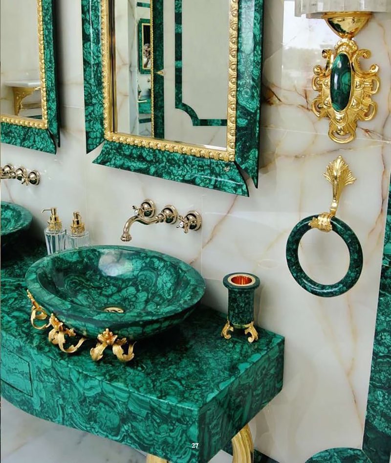 INTERIORPORN1's tweet photo. Emerald marble &amp; gold detailing interior 😳 https://t.co/rd793oKRsO