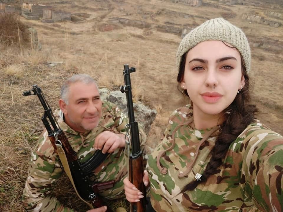 I will never forget this photo. It says so much, I can't unpack it all here. It echoes an Armenian TV spot I saw about millennial volunteers training with wooden rifles. It speaks of will, courage, and the all-of-society spirit of defense that Armenians brought to this. /5