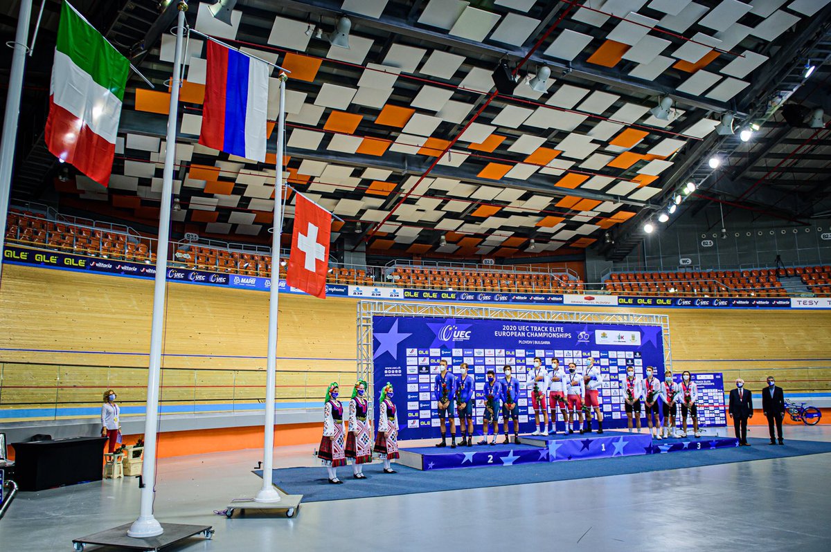 🌟🙌🏼 The medal is bronze, the smiles are gold! The Swiss Cycling Team gets its first medal at the <a href="/UEC_cycling/">UEC Cycling</a> #EuroTrack20 in Plovdiv tonight! Bravo bravissimi 👏🏼♥️

📸 <a href="/arnemill/">Arne Mill</a> / <a href="/frontalvision/">frontalvision.com</a>