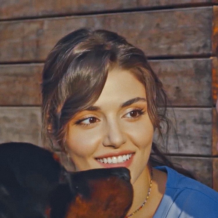 Eda & Serkan looking at each other              ~ a thread ~        #sençalkapımı •  #edser     #kerembürsin •  #handeerçel