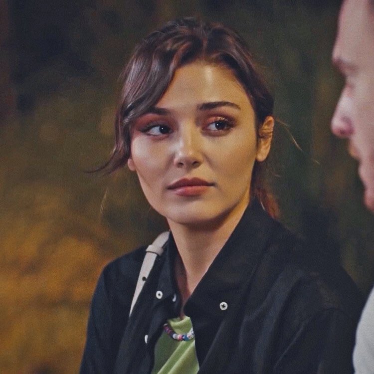 Eda & Serkan looking at each other              ~ a thread ~        #sençalkapımı •  #edser     #kerembürsin •  #handeerçel