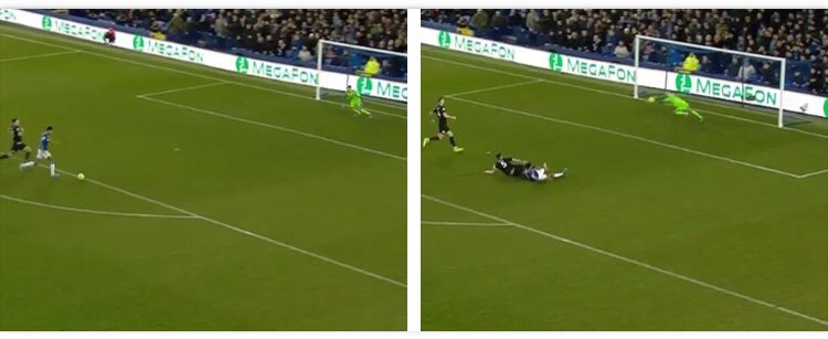 Finally  #Ryan’s main strength is his ability to stay calm & wait deep during long range 1v1s.Here he waits deep as  #DCL closes in knowing as  #DCL won’t get closer than 14yrds this won’t beat him unless he commits himself.This is a save very few  #PremierLeague GKs would make.