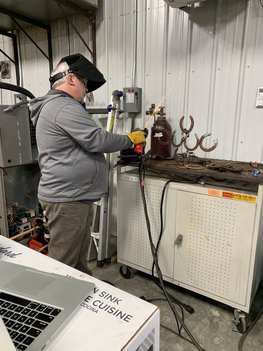 HcpsLearning's tweet photo. Mr. Byrd @JebyrdByrd zooming with his students to complete their service learning projects. #CA #hcpsinspired #skillsusa #innovation https://t.co/9exfalXVqz