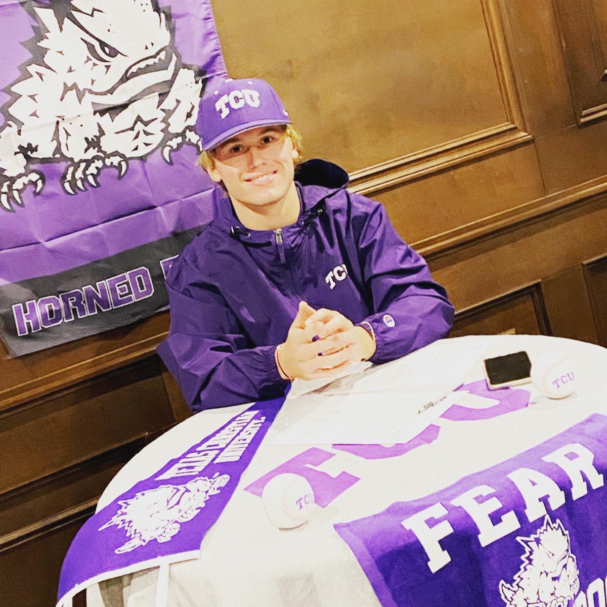 TDilandri's tweet photo. It’s official🤍💜 @TCU_Baseball @TCUSchloss @kirk_saarloos https://t.co/dePoSWufMr