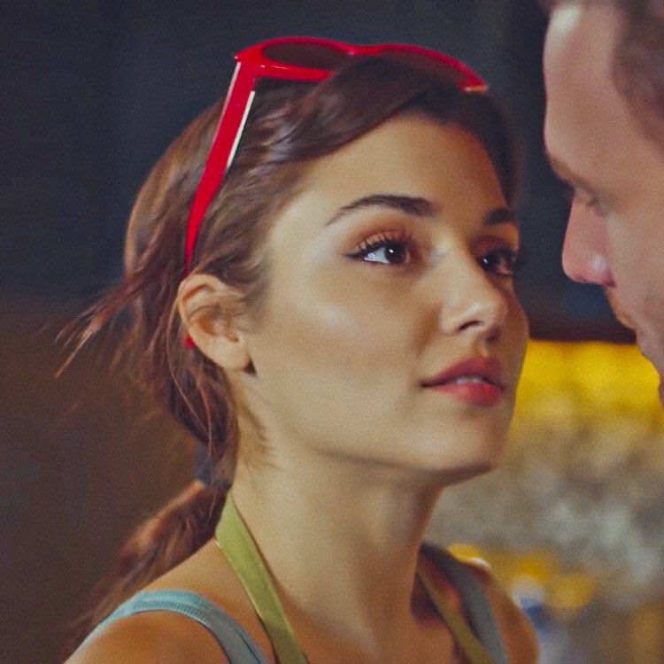 Eda & Serkan looking at each other              ~ a thread ~        #sençalkapımı •  #edser     #kerembürsin •  #handeerçel