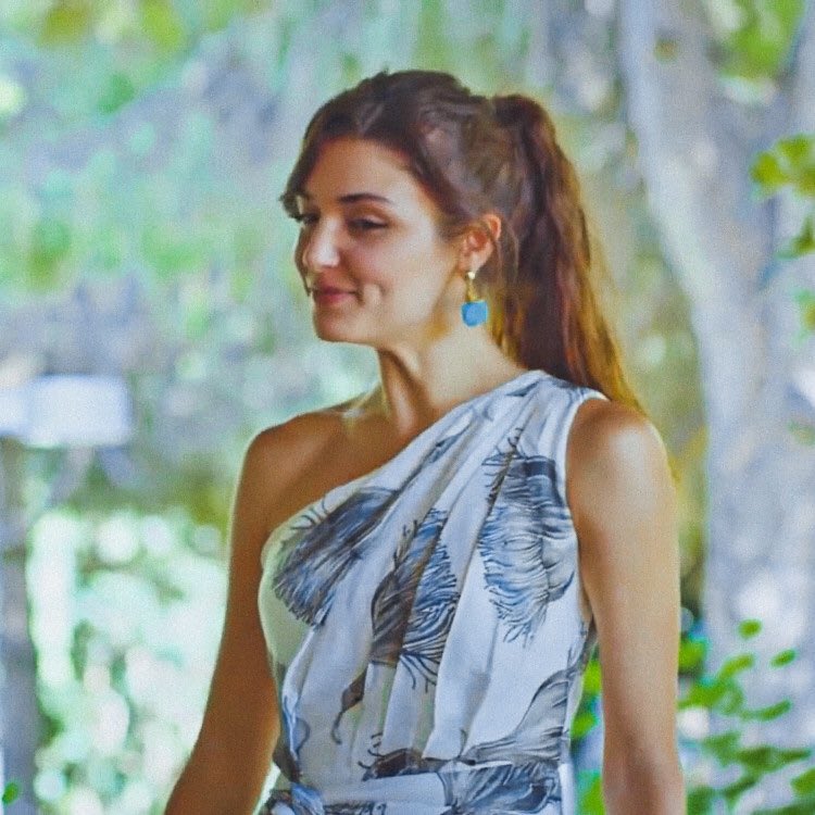 Eda & Serkan looking at each other              ~ a thread ~        #sençalkapımı •  #edser     #kerembürsin •  #handeerçel