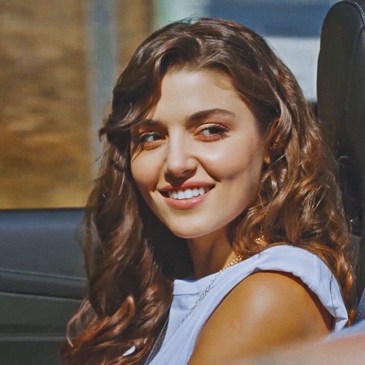 Eda & Serkan looking at each other              ~ a thread ~        #sençalkapımı •  #edser     #kerembürsin •  #handeerçel