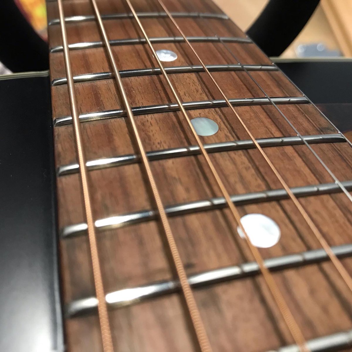 ABGuitartech's tweet photo. Continuing the look back on work from a few weeks back, and this rather lovely Epiphone Masterbilt AJ-45 that came in for fret dressing and setup.
#epiphone #masterbilt #epiphonemasterbilt #acousticguitar #guitartech #guitartechnician #guitarrepair #guitarrepairs #fretdress https://t.co/VM1LlNv2Wa