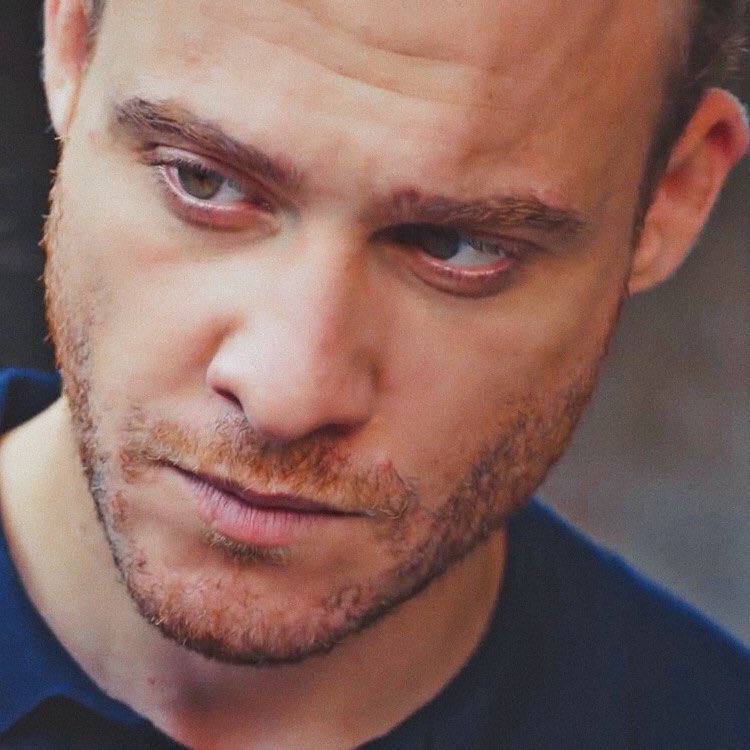 Eda & Serkan looking at each other              ~ a thread ~        #sençalkapımı •  #edser     #kerembürsin •  #handeerçel