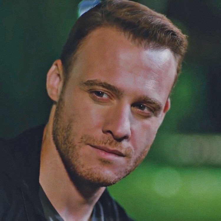 Eda & Serkan looking at each other              ~ a thread ~        #sençalkapımı •  #edser     #kerembürsin •  #handeerçel