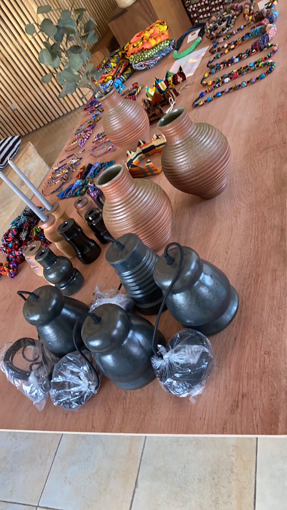 memuna's tweet photo. If you do one thing!! Visit the Aurora Foundation’s Christmas market. High-end contemporary artisanal handicrafts made in #SierraLeone (Fri &amp; Sat) op Lumley Police. https://t.co/yban79uJjV