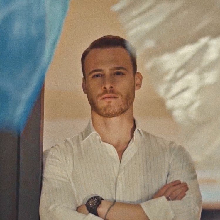 Eda & Serkan looking at each other              ~ a thread ~        #sençalkapımı •  #edser     #kerembürsin •  #handeerçel