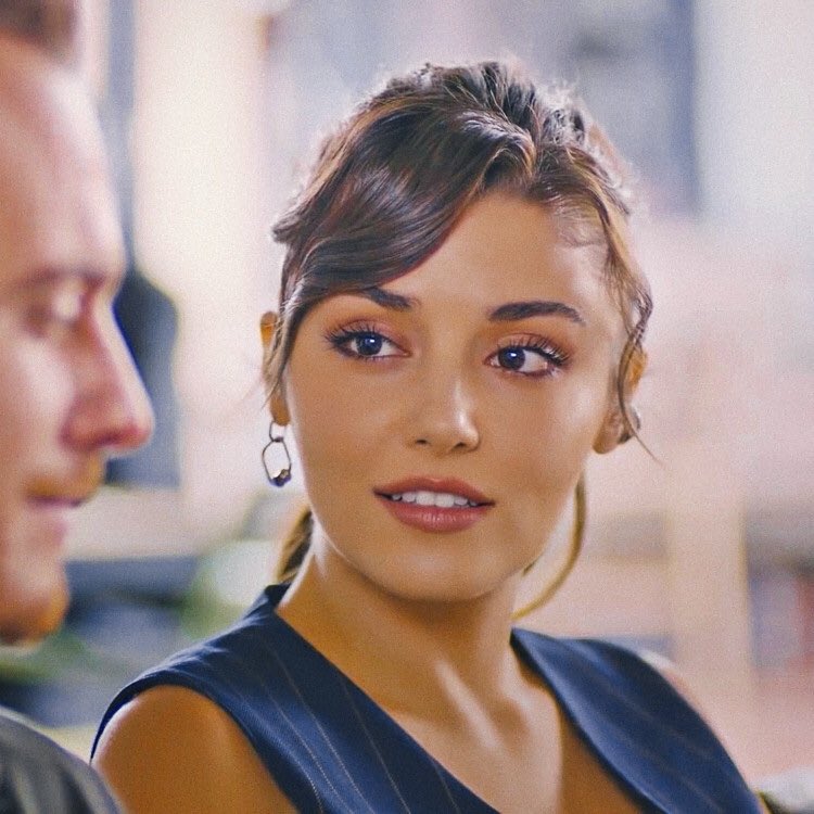 Eda & Serkan looking at each other              ~ a thread ~        #sençalkapımı •  #edser     #kerembürsin •  #handeerçel