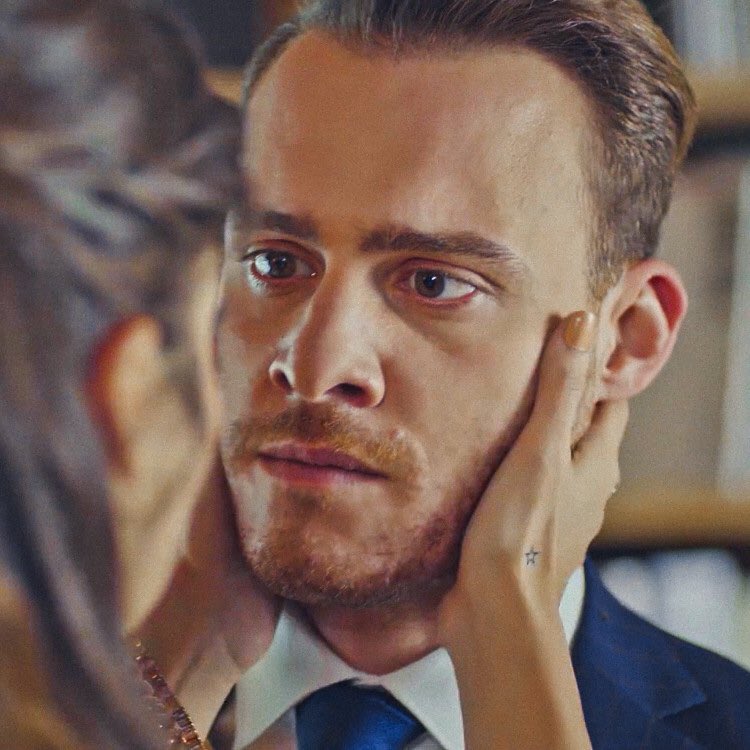 Eda & Serkan looking at each other              ~ a thread ~        #sençalkapımı •  #edser     #kerembürsin •  #handeerçel