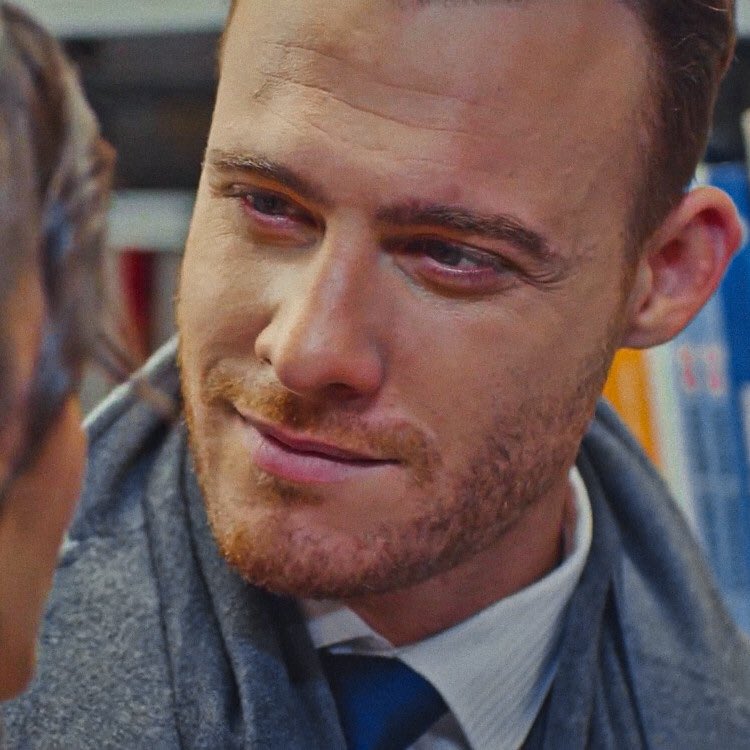 Eda & Serkan looking at each other              ~ a thread ~        #sençalkapımı •  #edser     #kerembürsin •  #handeerçel
