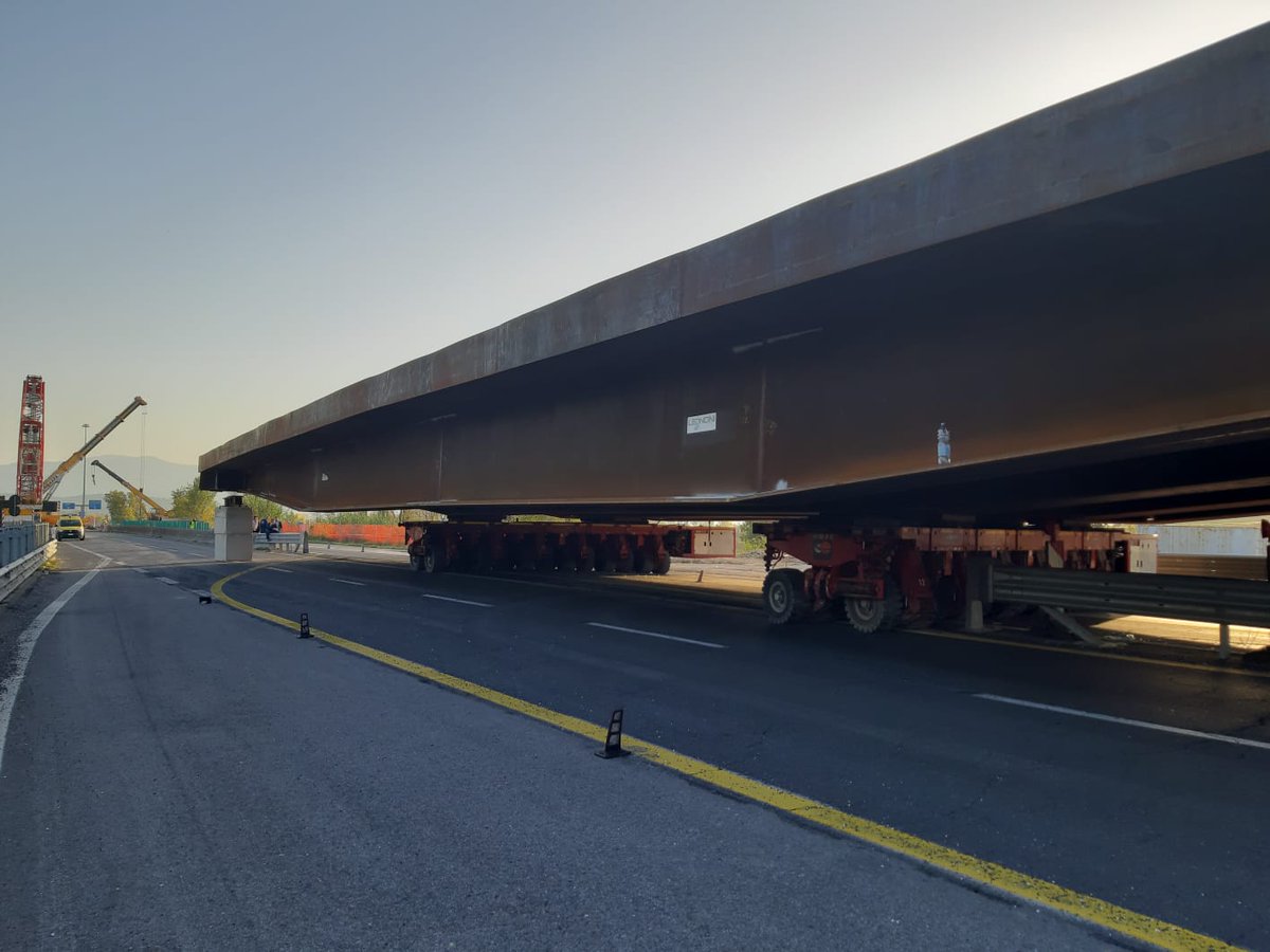 StradeAnas's tweet photo. ✔️Stiamo terminando i #lavori di risanamento del viadotto “Acqua e Olio” su #SS3 bis #Tiberina (#E45) a Terni. 

🏗Nei prossimi giorni varo del nuovo impalcato in metallo di 210t.

⛔️Chiusura al traffico innesto tra #SS675 e #SS3bis fino a  domani #13novembre. https://t.co/P8eZbluQcF