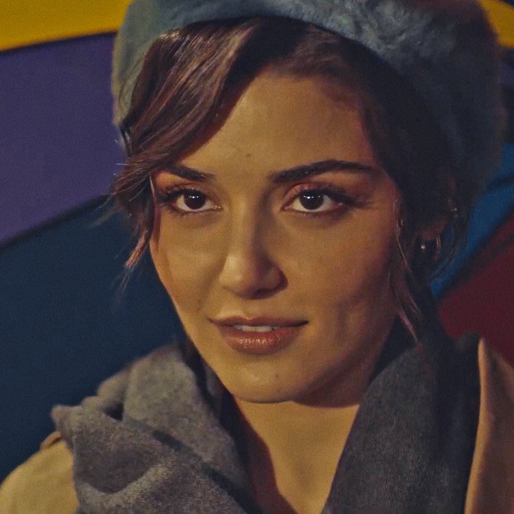 Eda & Serkan looking at each other              ~ a thread ~        #sençalkapımı •  #edser     #kerembürsin •  #handeerçel