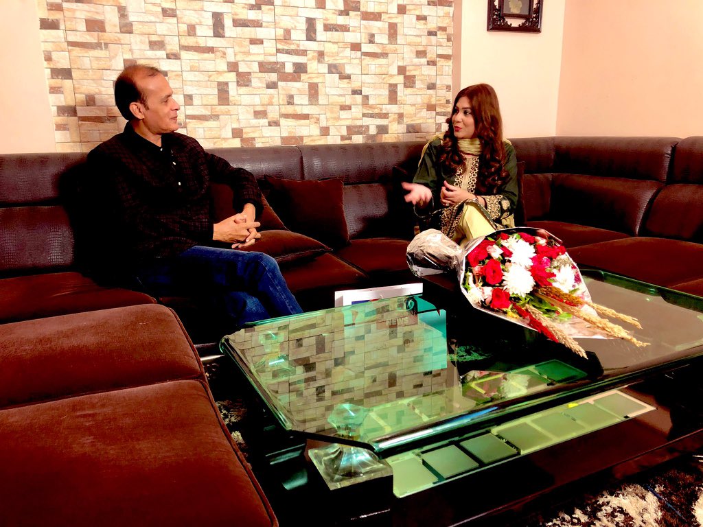 NaziaAliUncut's tweet photo. Really thankful for Mr Manoher Lal Vaswani for his Precious time.
Program. #ShamEfaiz 📺#FaizNetwork #17thEp
#webChannel 🖥
Host #NaziaAli ✍🏻#Columnist , #Social_Activist
Guest. Manoher Lal Vaswani Member #PPP /#FormerMNA
My Outfit by A&Q Collections
Makeup by Shobi https://t.co/Awnlwk5LZi