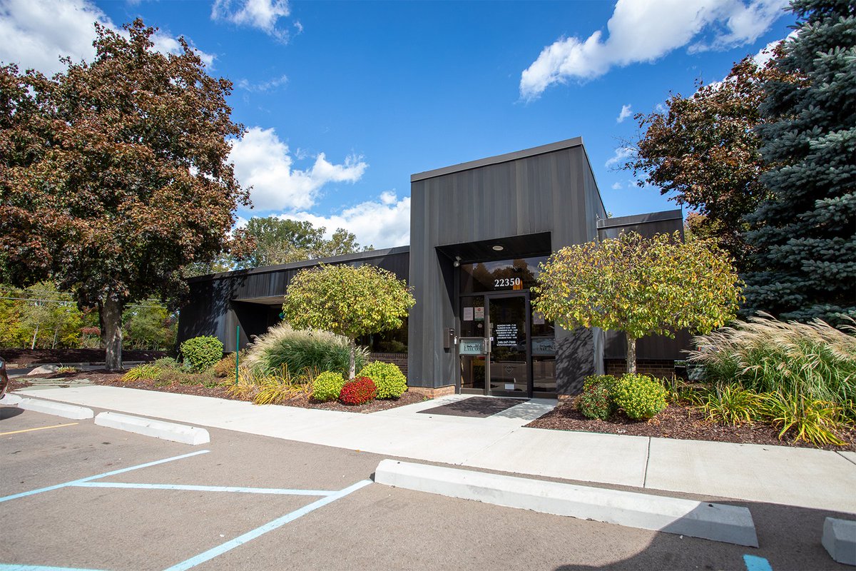 T2Designs's tweet image. Lookin' good! 👓 👀 😎
Check out the final photos of Town &amp;amp; Country Eyecare's renovation project!

#t2designs #commercialinteriordesign