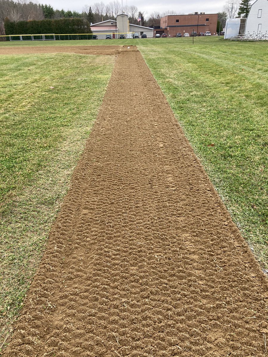 PembrokeFieldOp's tweet photo. Tilling day on the TRS and PA softball and baseball fields. #Lasers #WinterPrep #ThereWillBeASeason! https://t.co/ekhvysuwvg