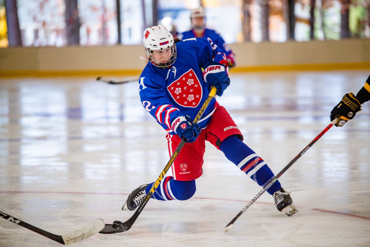 Love getting updates from our alumni! Phoebe Fisher ‘19 looking absolutely deadly on the ice for her team at Holderness School! We are so proud of you, Phoebe! Keep it UP!! #uplandhockey #girlshockey #uplandsports