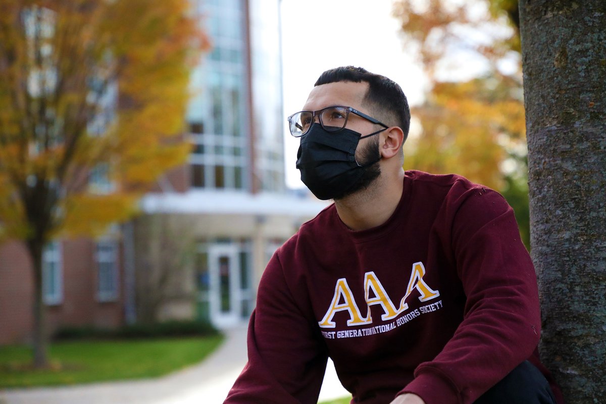 BloomsburgU's tweet photo. βDonβt get discouraged! Being a first-gen college student will definitely be hard, but your inner strength will make you successful. Be sure to educate yourself β¦ especially where you live on campus, finances, etc." β Matt Lassus '20 πππΎ #CelebrateFirstGen #BUClass2020 https://t.co/Op7eYs7rgK
