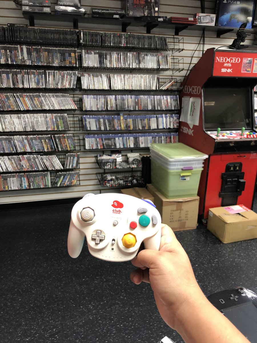 bklynvideogames's tweet image. Dímelo. Small re-stock. #nintendo #gamecube #gamecubecontrollers #smash #smashorpass #smashbrosultimate #smashbrosmelee #retroshop #nyc #videogames #brooklynvideogames