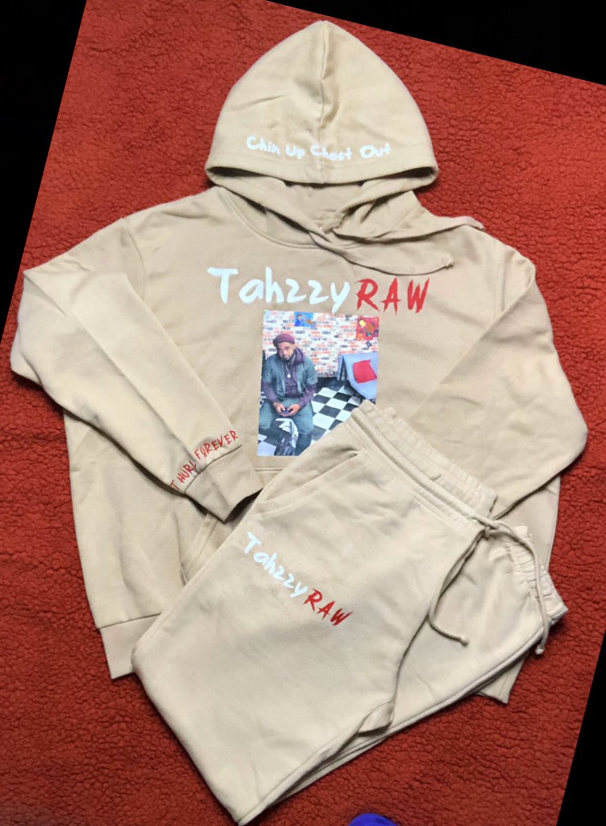 _amullerrkyla's tweet photo. 🌐OOZONE3 STUDIOS🌐CUSTOM HOODIES/SWEATS/DICKIE FITS are available! Get what YOU want put on YOUR hoodie ect. Larger orders can also be placed if you want hoodies made for your brand!Hoodies are available in different colors. Dm to order or send email link in bio! 👩🏾‍🎨🧶@O3_STUDIOS https://t.co/2AXTHIT7yZ