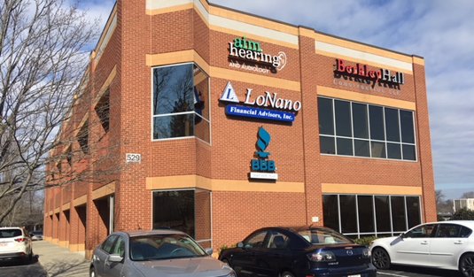 browninvestprop's tweet image. Beautiful office condo for sale at 529-F College Road. With 1,452 SF this efficient office comes with 5 private offices, breakroom and 1 restroom. Call Austin Hill at 336-541-5510 for more information.