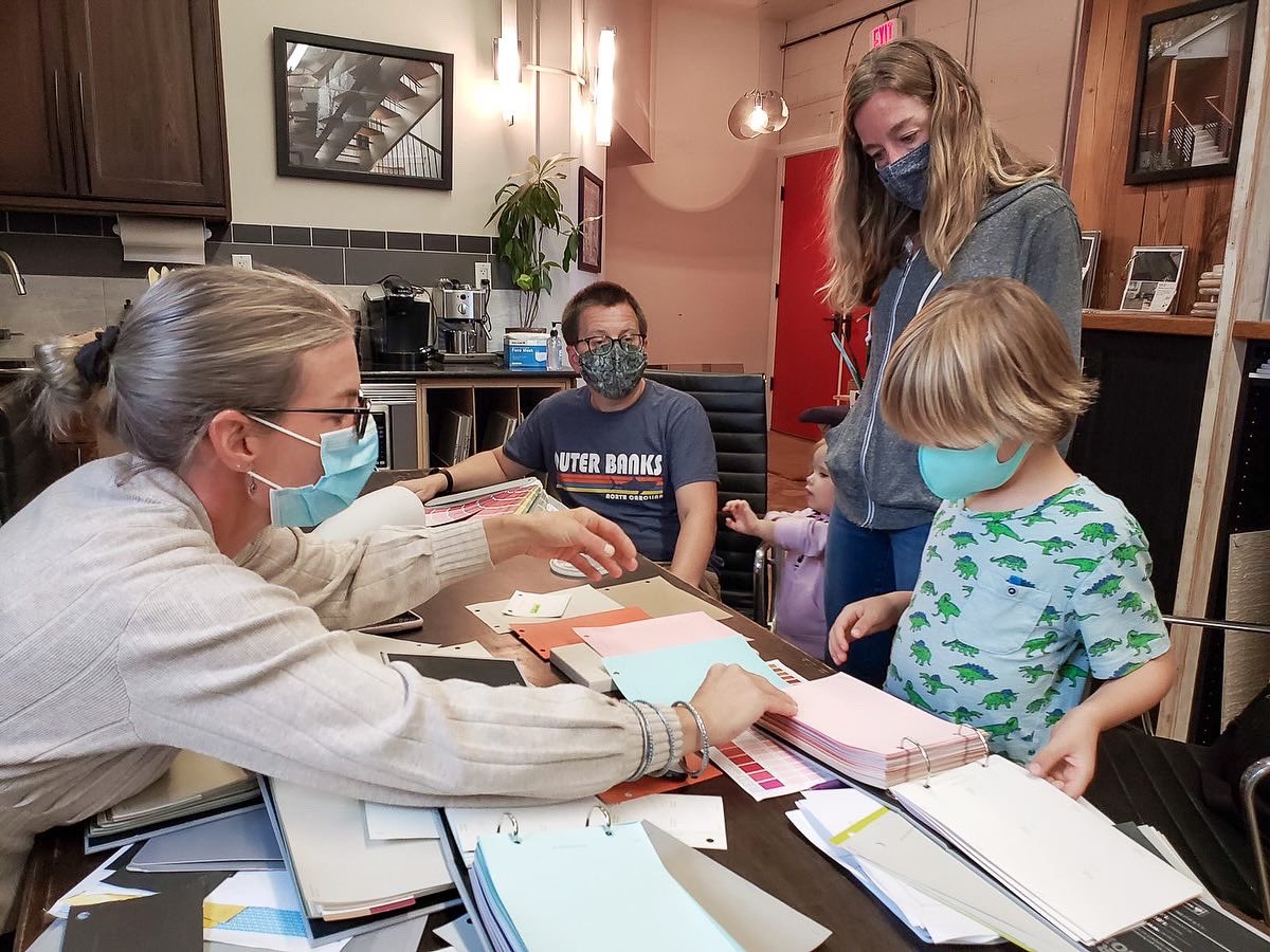 DuBroAB's tweet image. When the kids get to come along and make their own selections 😊
.
.
.
#renovation #paintselection #paintcolors #designmeeting #northernvirginia #fallschurchcity #fallschurchva #livingarchitecture
#loveyourhome
#durboarchiectsandbuilders
#designbuild
#designbydubro