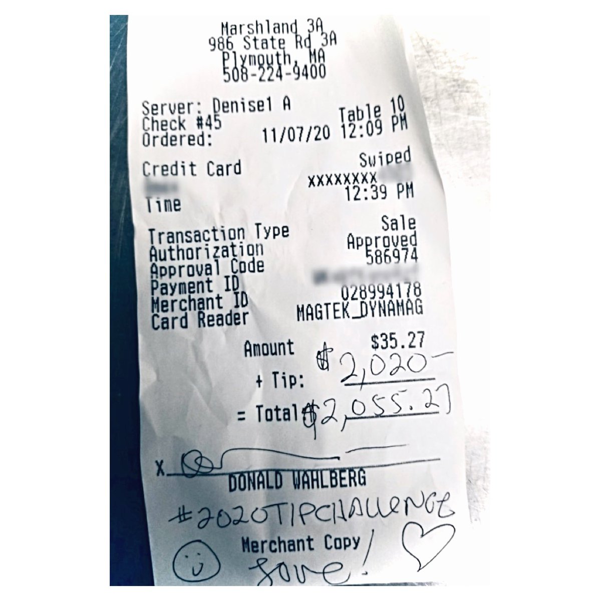 DAYMAKER. 👏🏼

Marshland Restaurant manager Denise Andrews was stunned when customer <a href="/DonnieWahlberg/">Donnie Wahlberg</a> left a $2020.00 tip this week.

The generous gesture is part of the  #2020tipchallenge &amp; was a huge surprise to the staff, who shared the $ and paid it forward. 

#Boston25