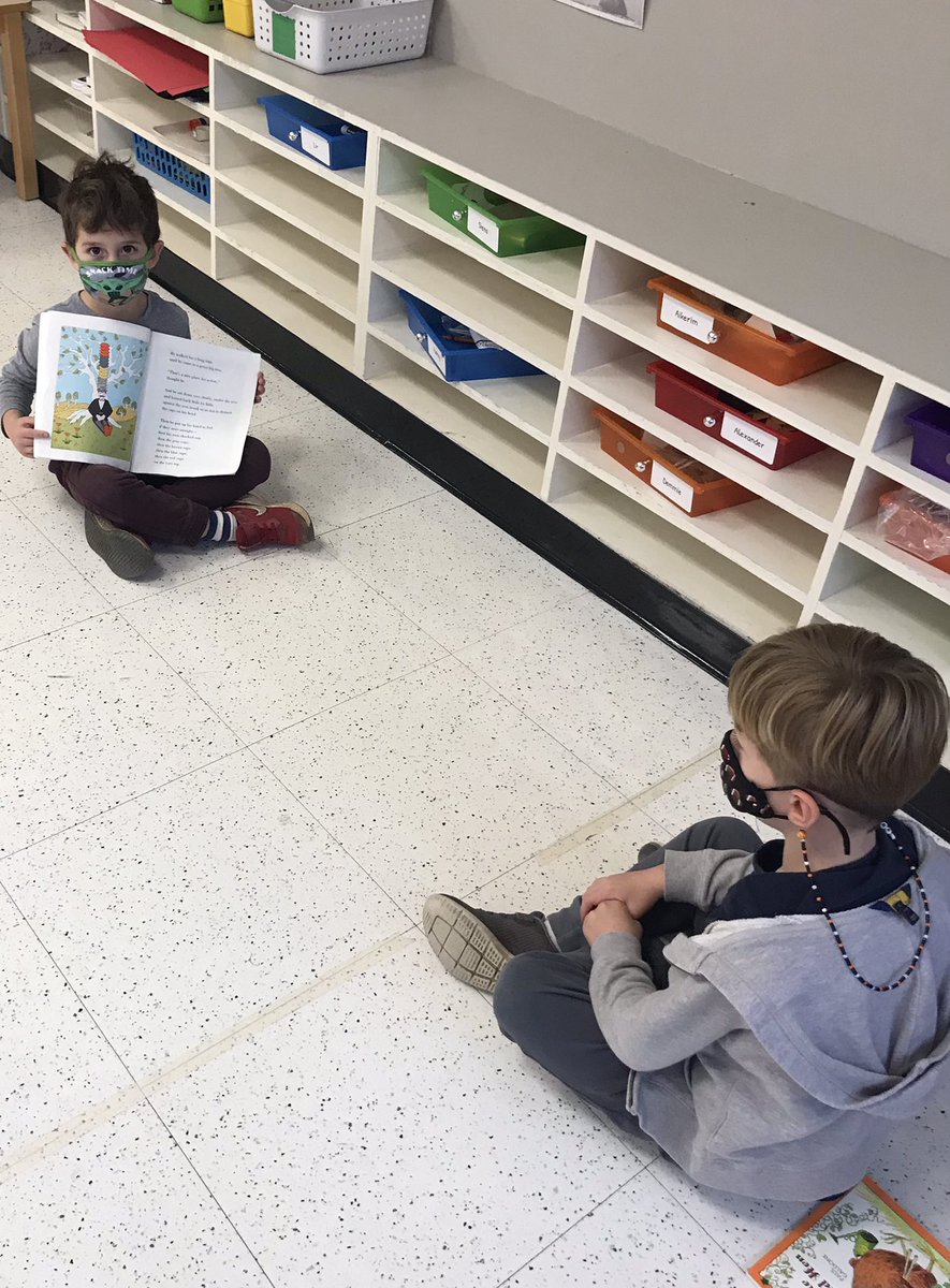 tara_miozzi's tweet photo. Reading partnerships might look a little different this year, but that hasn’t stopped these Storybook Readers from sharing their love for reading!
#woschool #tcwrp #WeAreChappaqua https://t.co/6m2OgfvY6r
