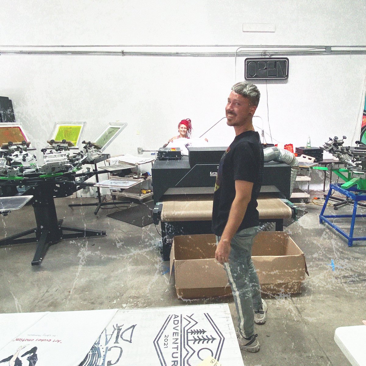 PrintPosse's tweet photo. Just a couple of artists in the studio 😎 

#screenprint #printlife #silkscreen https://t.co/ardsAnwzfN