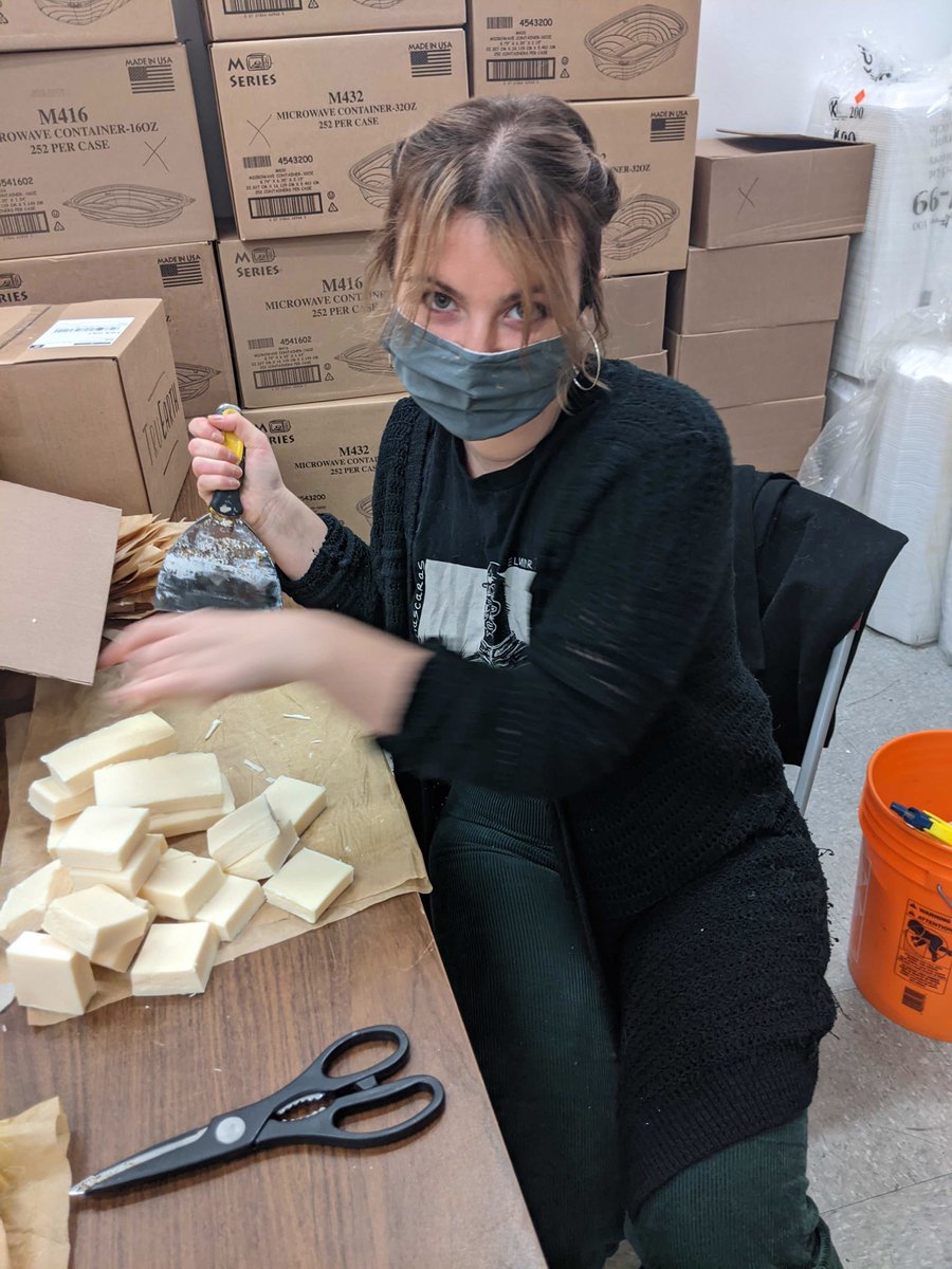 Everybody_DTES's tweet photo. This week we are feeling especially thankful for our volunteers! 
Also, a warm thank you to Lena Luxx for your donation of period products! We appreciate you. #ThankfulThursday. https://t.co/GHdAUda4pZ