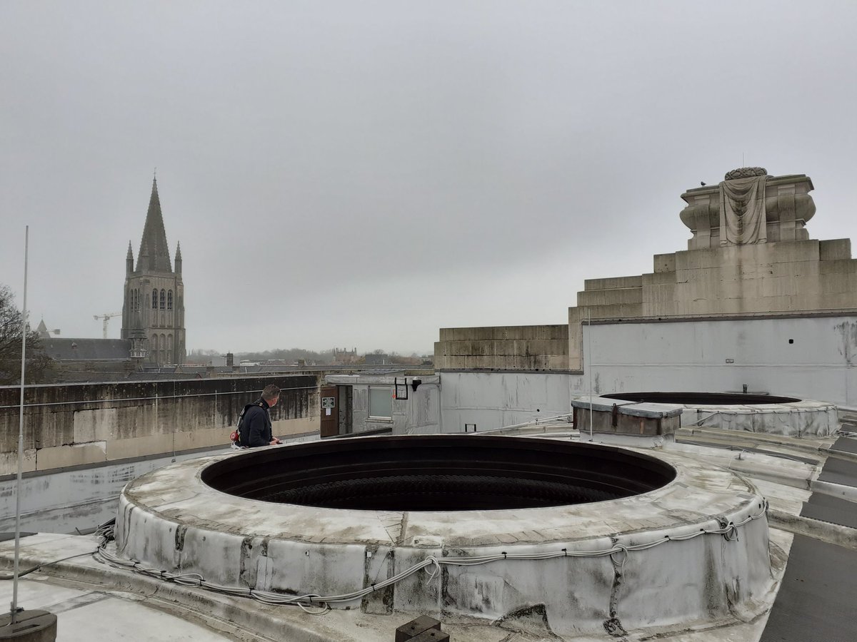 NeleBille's tweet photo. 𝗧𝗵𝗲 𝗺𝗲𝗻 𝗯𝗲𝗵𝗶𝗻𝗱 𝘁𝗵𝗲 𝗽𝗼𝗽𝗽𝗶𝗲𝘀 

Yesterday our Belgian Prime Minister @alexanderdecroo was one of the 6 people standing in the poignant poppy rain under the @CWGC Ypres (Menin Gate) Memorial. 

These #CWGC colleagues made it happen #WeAreCWGC #ArmisticeDay https://t.co/rj1osE4nAZ