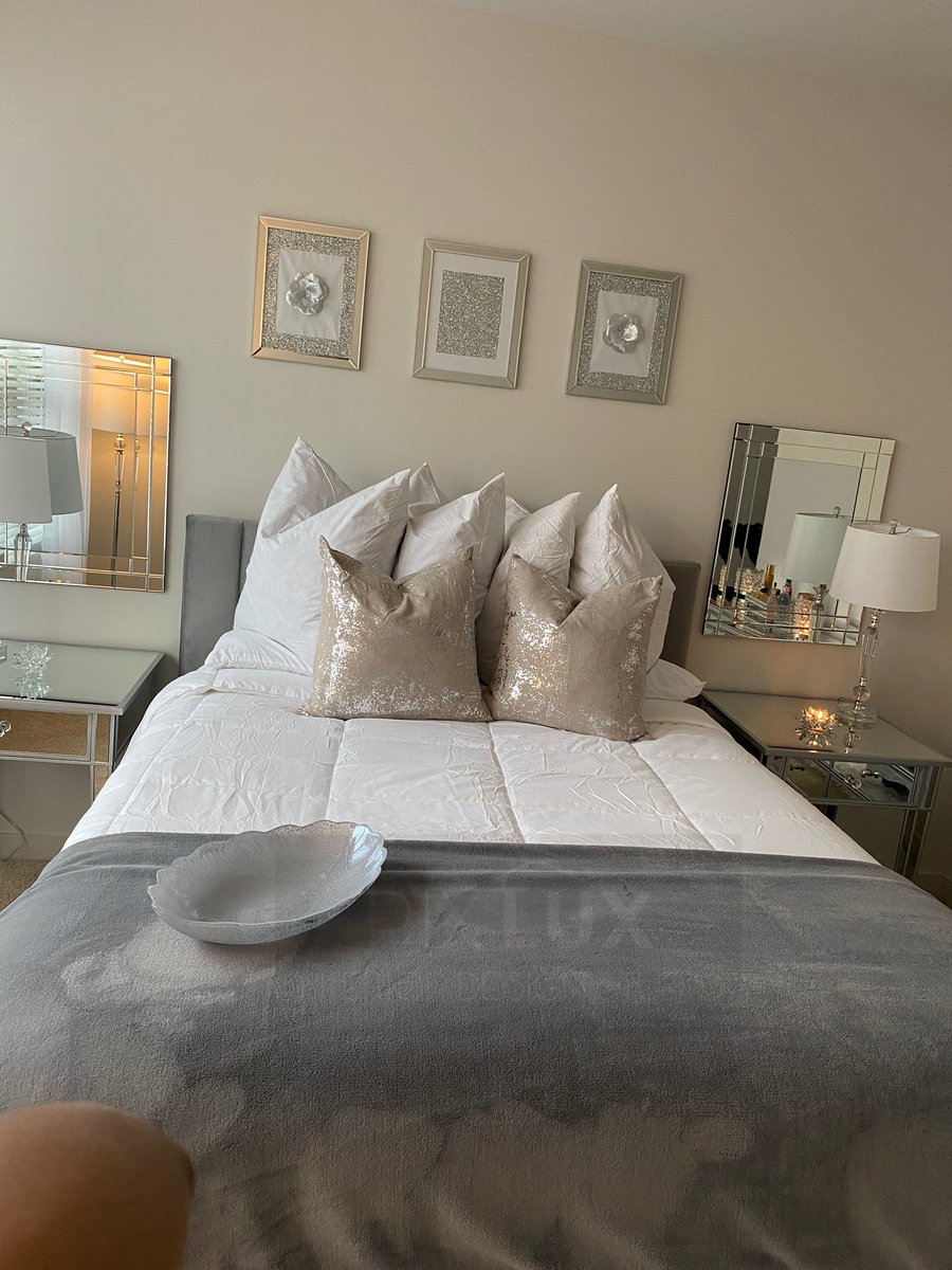 pixluxdesign's tweet photo. Ooooo our clients love modern glam designs 🤩🤍 we were super excited to get this project done for our client! Why haven’t you booked yet???

#dmvrealestate #pixluxdesign #interiordesigner #interiordesign #homedecor #roomdecor #roominspo #glamstyle https://t.co/nQpyvAhtSY