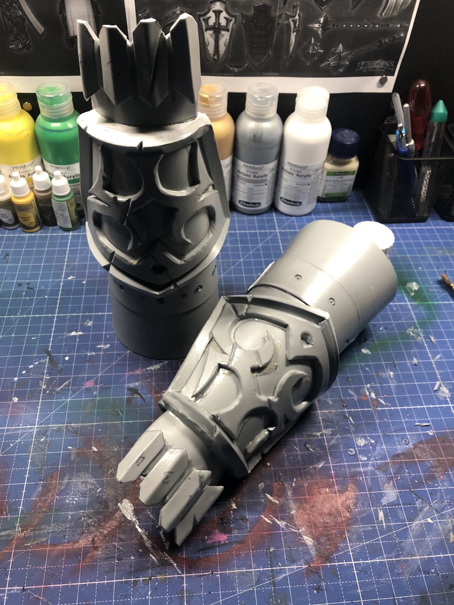 LiosaCosplay's tweet photo. Die Armschienen von Johanna schauen doch schonmal ganz gut aus 😊 

Verfolgt den Bau gerne live auf https://t.co/375FC8IbFY

Reference @blizzheroes https://t.co/PJoSFBT7vf