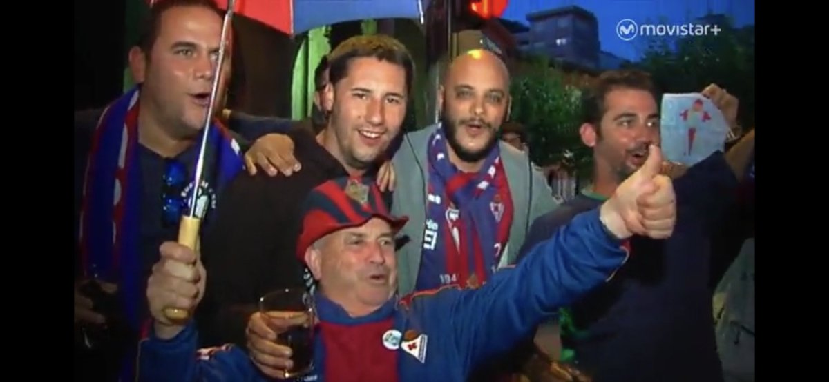 En nuestro primer viaje nos acogiste a estos locos de Cádiz como a uno más. Siempre que íbamos a Eibar nos dabas todo el cariño que tenías y a nosotros se nos caía la baba contigo y tus historias armeras. Muy tristes por tu marcha. Hoy el Eibar pierde un trozo de su escudo. DEP