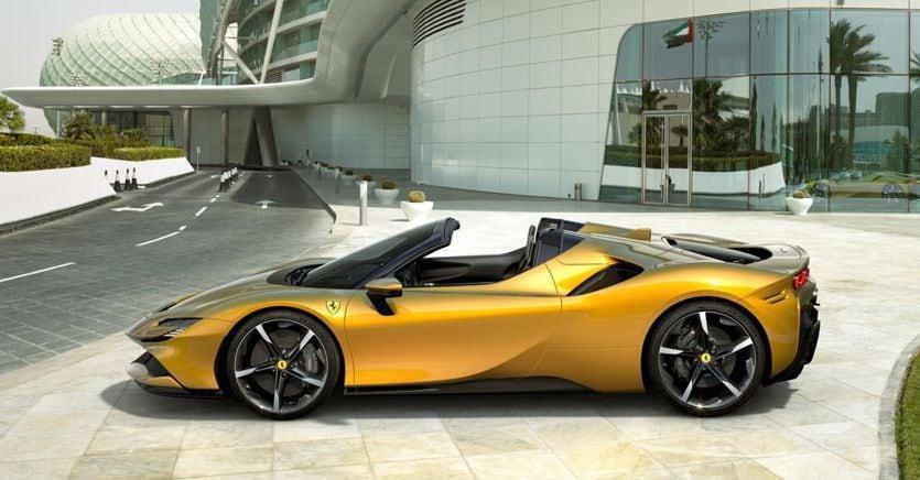 Ferrari SF90 Spider ibrida, debutta la cabrio più potente della storia di Maranello ilsole24ore.com/art/ferrari-sf…