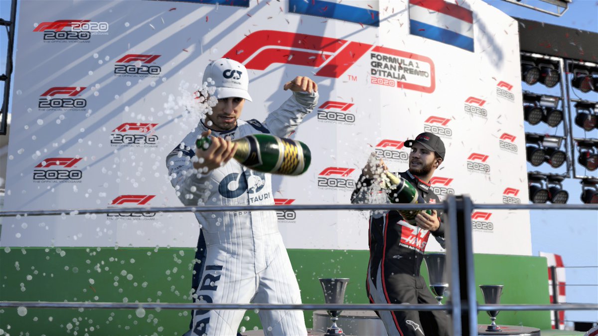 Vandaag was de eerste race van de Pc donderdag league! En wat een race was dit! Erg spannend op het einde.  TheAdOne won de race. met RsDaan_73 op p2. En Niek op p3! 
Wil jij ook meedoen met een van onze leagues? Join de discord!: discord.gg/G3xHEJh8 
#racestars #leagueracing