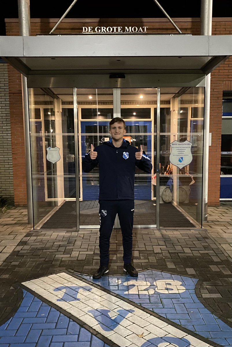 pimoldehampsink's tweet photo. Het UEFA C diploma is officieel binnen 💪🏻. Bedankt @tvc28 voor de mogelijkheid, en @EdwardWigger voor de goede begeleiding 👌🏻⚽️. #traininggeven #ontwikkelen https://t.co/tZgg0c30gw