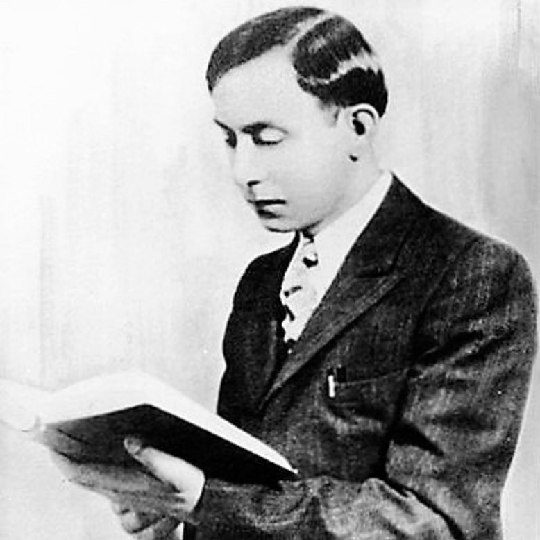 ReubenMuhammad's tweet photo. He is NOT just a "picture on a wall," or a "pic posted on social media"! He is a REAL, LIVING MAN.
"For this is OUR SAVIOUR'S Desire - that we should Know HIM as OUR GOD AND Saviour, and that Besides HIM there is NO SAVIOUR for us."
-Supreme Wisdom Lessons
#MasterWFardMuhammad https://t.co/kpCLVKa9p6