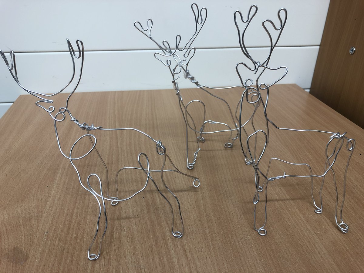 HothamMiss_W's tweet photo. This afternoon, we have been busy wire sculpting. Can you believe that these were some of our first attempts?! I can't wait to see what other animals we can produce for our final outcome.  @HothamMrP @HothamDeputy https://t.co/UFYeIdZz72