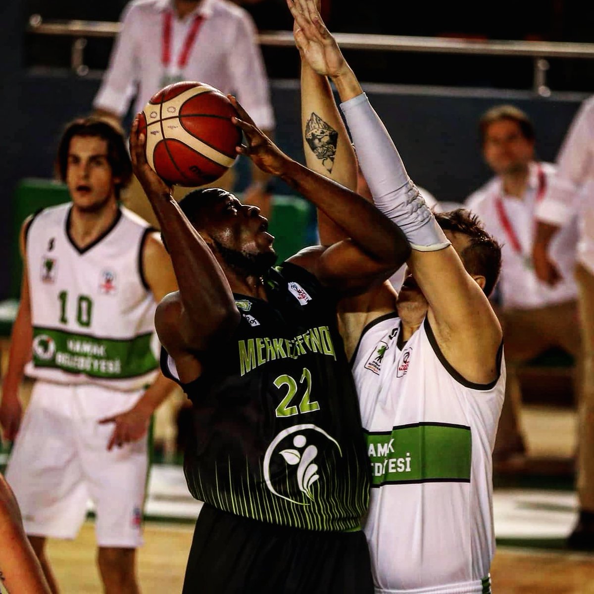 MAÇIN YILDIZI

Merkezefendi Belediyesi Denizli Basket'in Bahamalı pivotu Dwight Coleby, takımını skorda sürüklediği maçta double-double yaptı ve galibiyete liderlik etti. (28 Index Puanı)

28:49 DAKİKA (MIN) :

24 SAYI (PTS)
12 RİBAUND (REB)
1 ASİST (AST)
*1 TOP KAYBI (TO)

#TBL