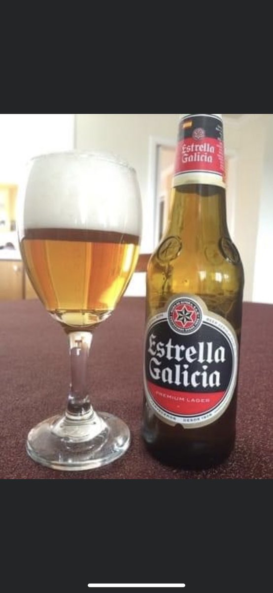 El dueño de Estrella Galicia, Ignacio Rivera, no sólo ha descartado un ERTE y sigue manteniendo a toda la plantilla, sino que él mismo y su consejo de administración, se han bajado el sueldo el 50%. Empresarios de verdad. De los que dan y predican con el ejemplo. 
Lo celebraremos