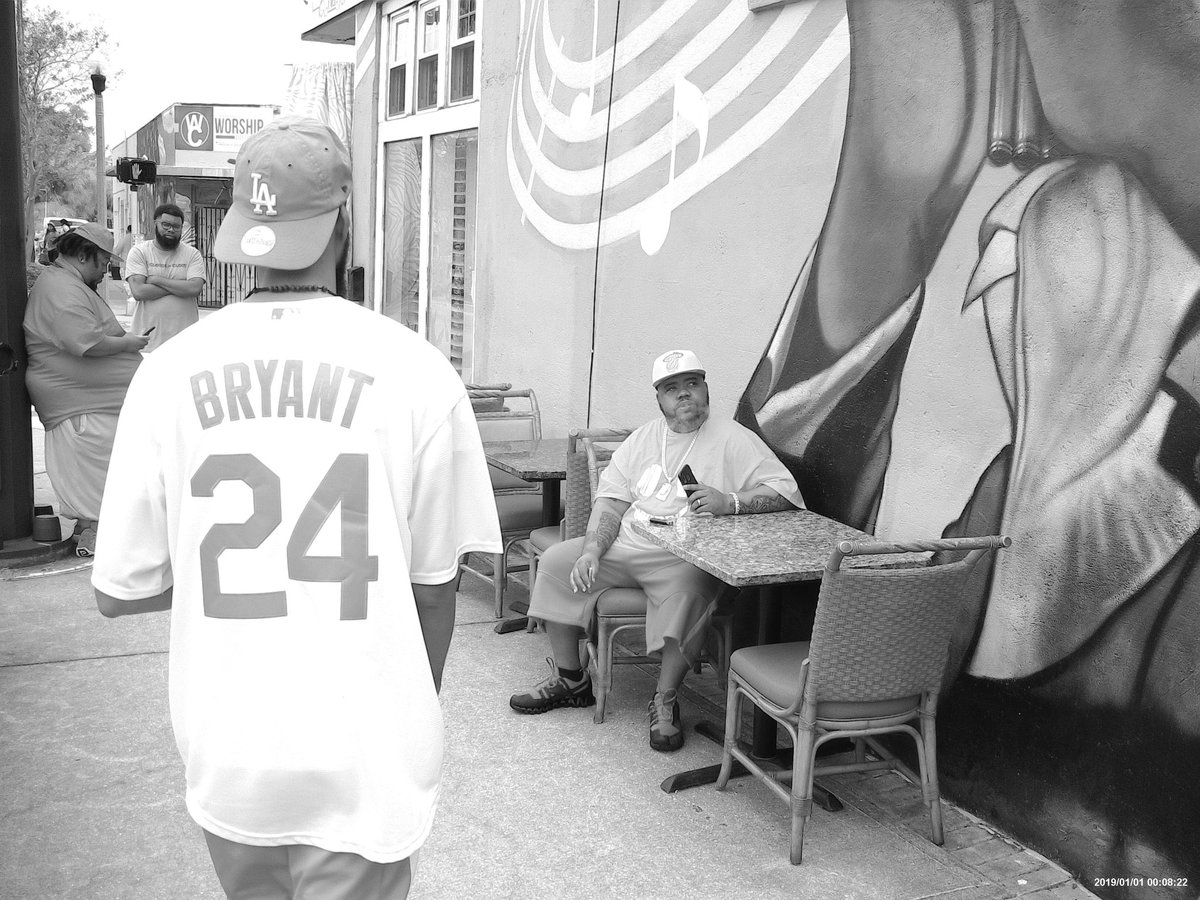 3RDAVEFATBOI's tweet photo. Trying to paint a clear picture for ya, video shoot “devil knocking on the door” #727music #cantspellmusicwithoutdaU #unphaidabul #HighWaeMusic https://t.co/sntflJG3mQ