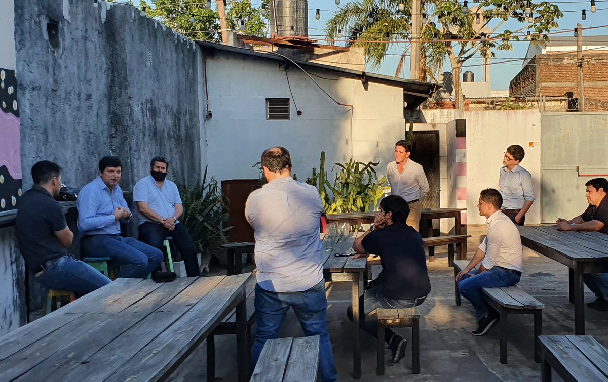 MinisterioITC's tweet photo. El ministro @raulschiaviok garantizó asistencia a productores de cerveza artesanal para que ganen más mercado 🍺🏭

👉🏽 https://t.co/r98JKnRM4e https://t.co/Bcch5umi84
