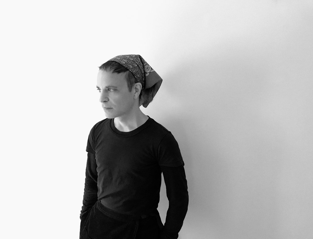 selftitledmag's tweet photo. As the days get shorter + the nights get longer, we can't think of a better #needleexchangemix to blast than this 🌒 set from Isolating, a.k.a. @PenelopeTrappes' other half in @thegoldenfilter: https://t.co/apgf1X7KZR https://t.co/ssbb5tdKWD